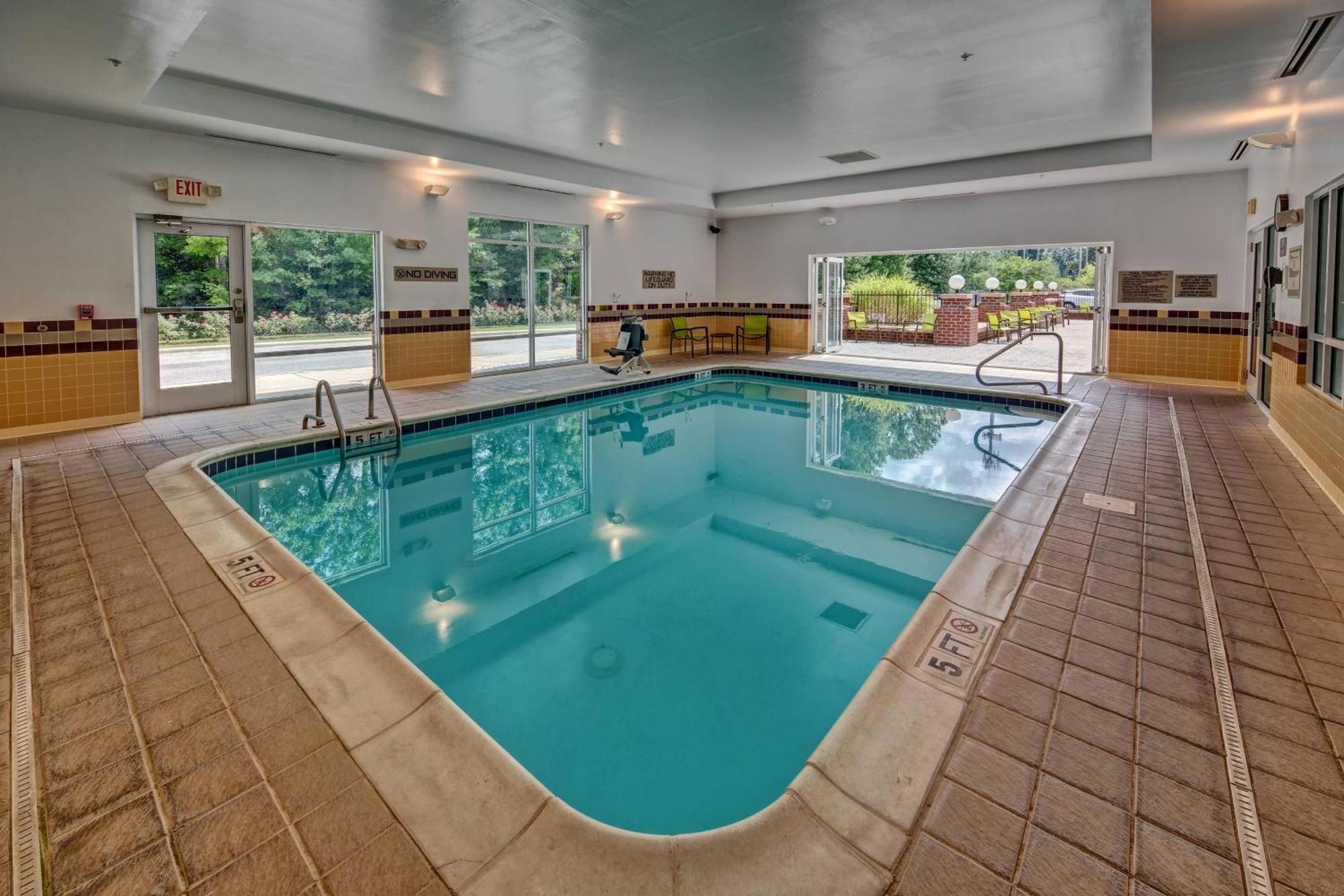 Springhill Suites By Marriott New Bern Exterior photo